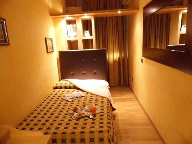 Imagen de la habitación del Hotel Accursio. Foto 5