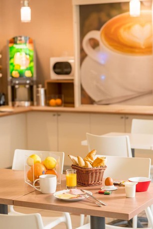 Imagen del bar/restaurante del Hotel Ace Hôtel Bordeaux-cestas. Foto 3