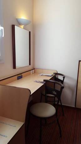 Imagen de la habitación del Hotel Ace Issoire. Foto 7