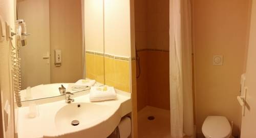 Imagen de la habitación del Hotel Ace Riom. Foto 4