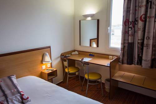 Imagen de la habitación del Hotel Ace Riom. Foto 6