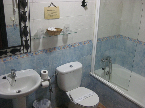 Imagen de la habitación del Hotel Acebos Arriondas. Foto 8