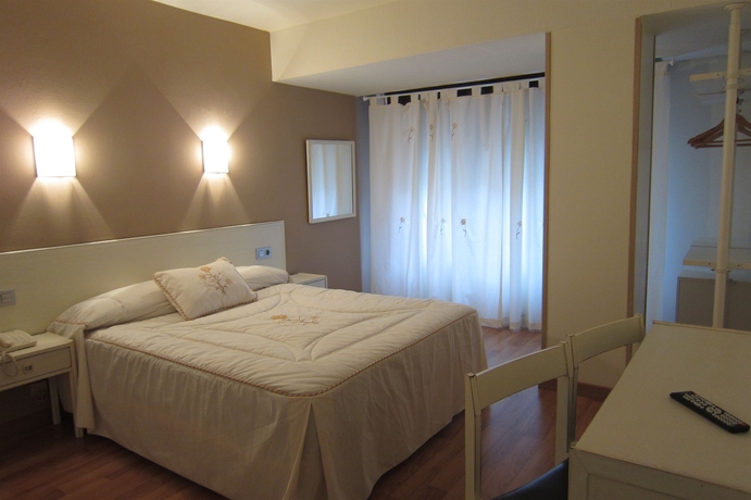 Imagen de la habitación del Hotel Acebos Azabache Gijón. Foto 10