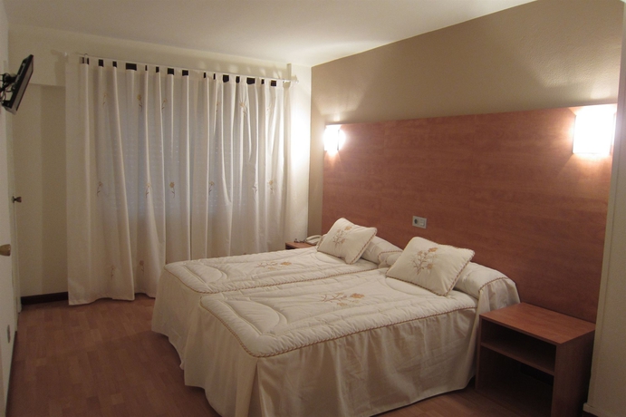 Imagen de la habitación del Hotel Acebos Azabache Gijón. Foto 13