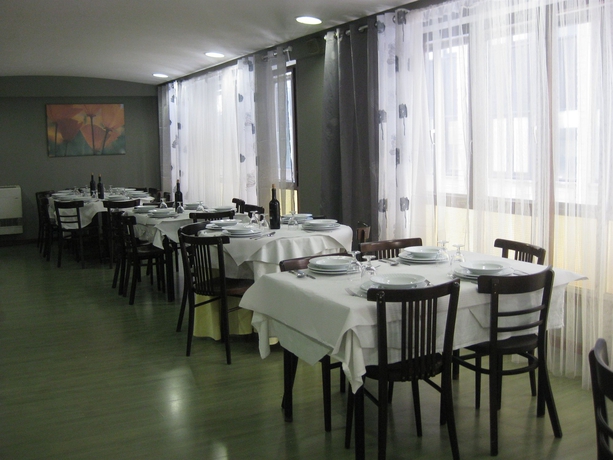 Imagen del bar/restaurante del Hotel Acebos Azabache Gijón. Foto 3