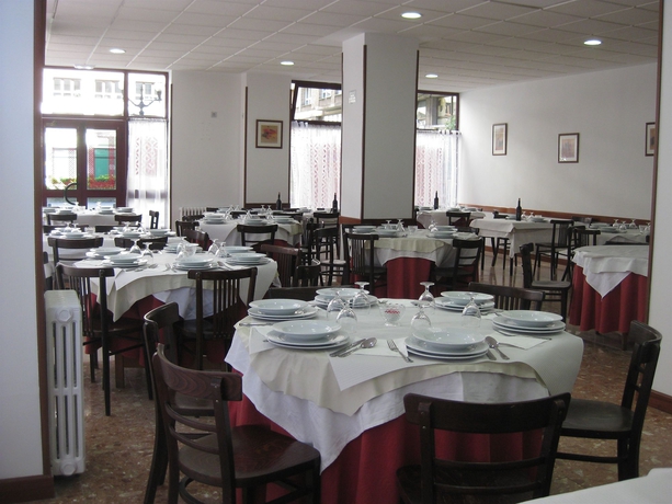 Imagen del bar/restaurante del Hotel Acebos Azabache Gijón. Foto 4