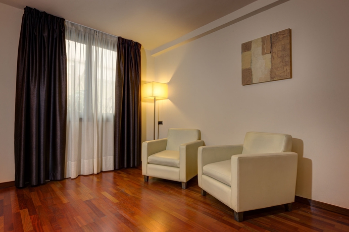Imagen de los interiores del Hotel Acevi Villarroel. Foto 11