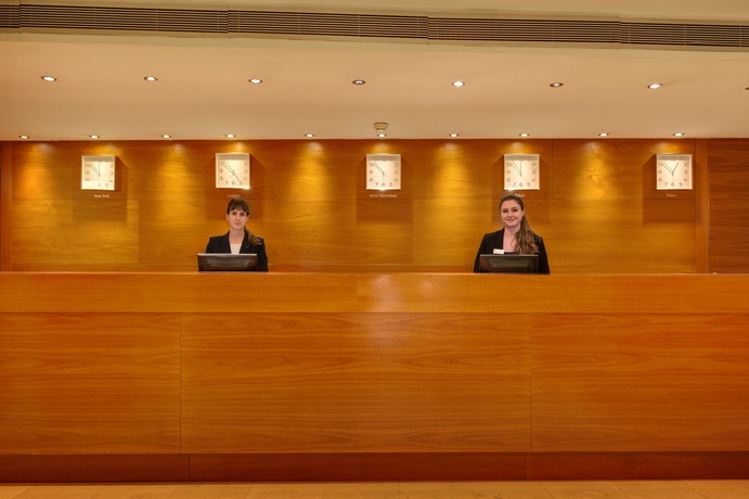 Imagen de los interiores del Hotel Acevi Villarroel. Foto 14