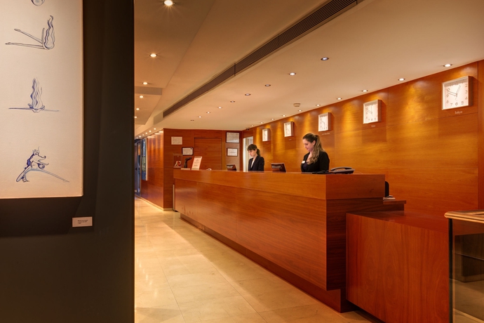 Imagen de los interiores del Hotel Acevi Villarroel. Foto 15