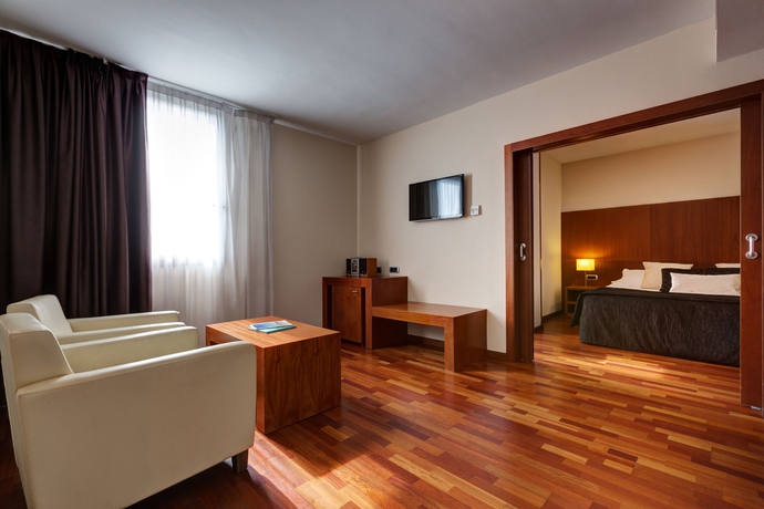 Imagen de los interiores del Hotel Acevi Villarroel. Foto 16