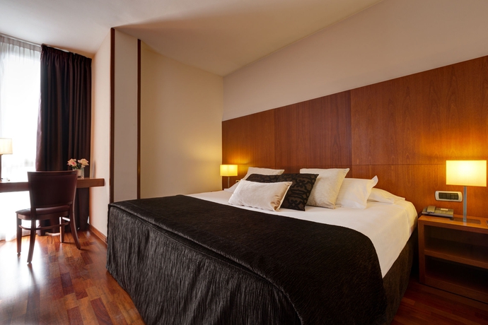 Imagen de la habitación del Hotel Acevi Villarroel. Foto 3