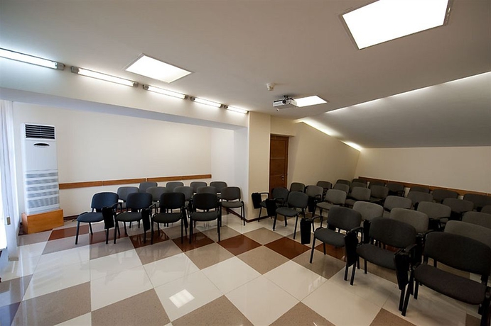 Imagen de los interiores del Hotel Acfes-seiyo. Foto 12