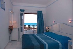 Imagen de la habitación del Hotel Acharavi Beach. Foto 1