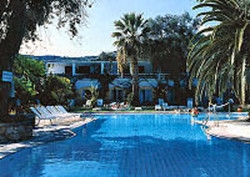 Imagen de la piscina del Hotel Acharavi Beach. Foto 6