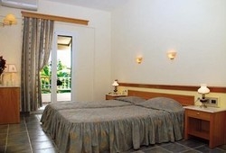 Imagen de la habitación del Hotel Acharavi Beach. Foto 2