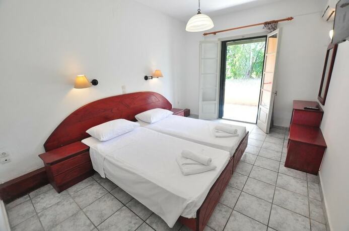 Imagen de la habitación del Hotel Acharavi Garden. Foto 13