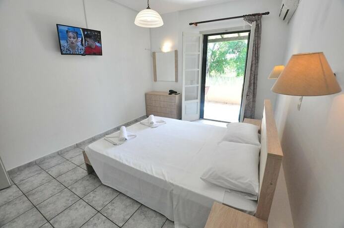 Imagen de la habitación del Hotel Acharavi Garden. Foto 14