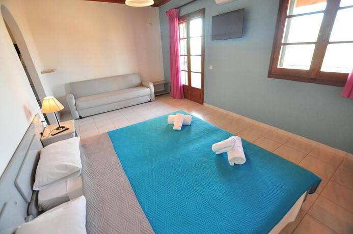 Imagen de la habitación del Hotel Acharavi Garden. Foto 16