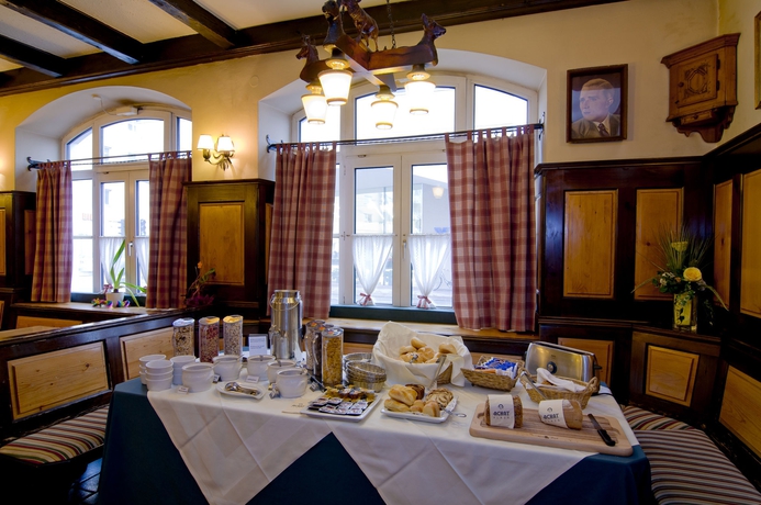 Imagen del bar/restaurante del Hotel Achat Salzburg Zum Hirschen. Foto 5