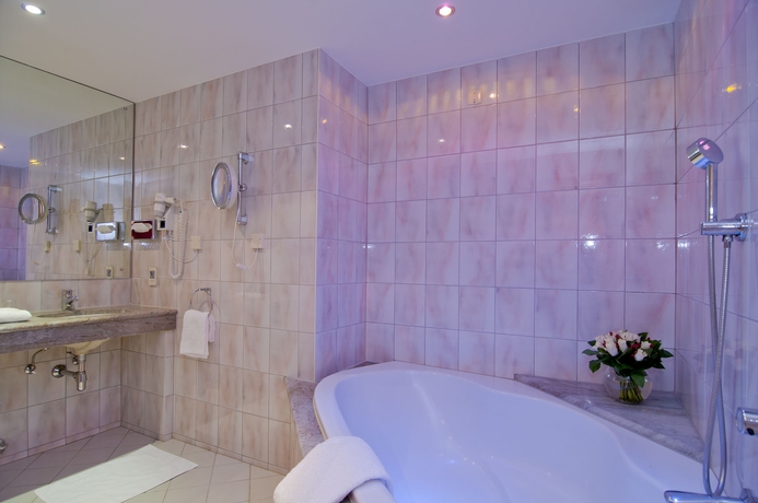 Imagen de la habitación del Hotel Achat Salzburg Zum Hirschen. Foto 13