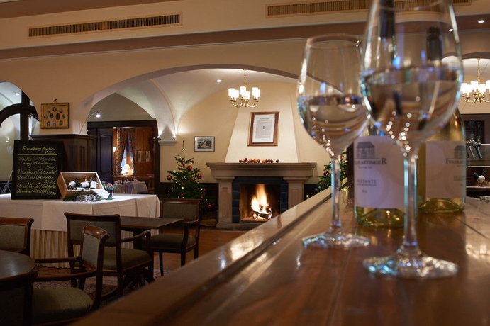 Imagen del bar/restaurante del Hotel Achat Schreiberhof Aschheim. Foto 6