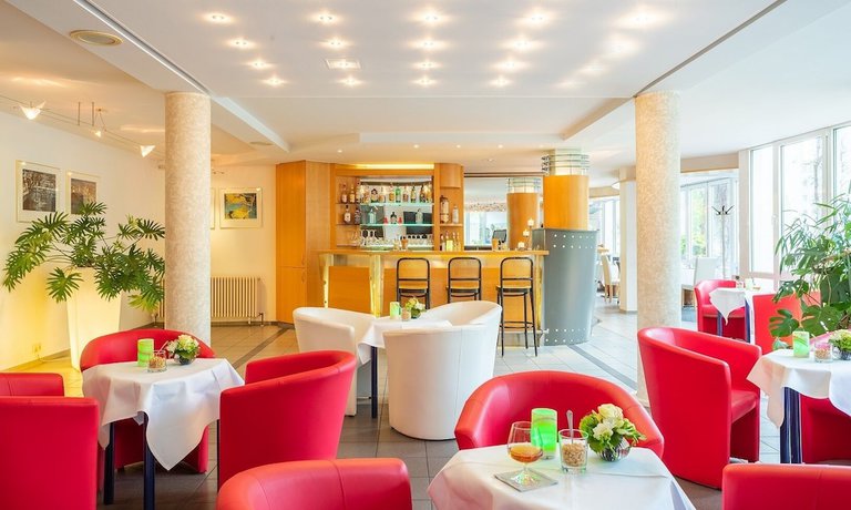 Imagen del bar/restaurante del Hotel Achat Suhl. Foto 6