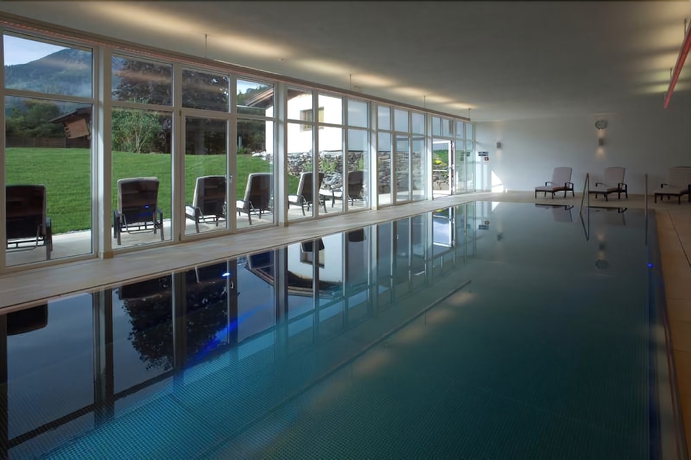 Imagen de la piscina del Hotel Achentalerhof. Foto 16