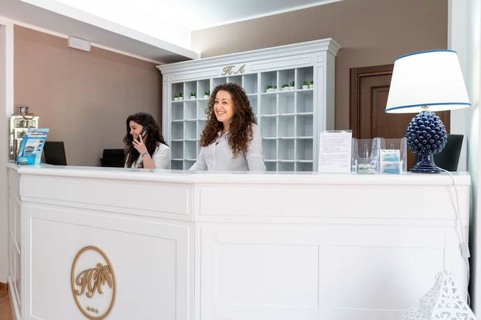 Imagen de los interiores del Hotel Achibea. Foto 18
