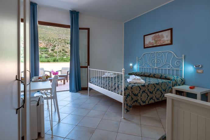 Imagen de la habitación del Hotel Achibea. Foto 7