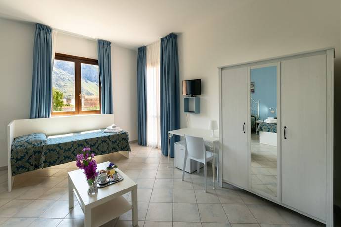 Imagen de la habitación del Hotel Achibea. Foto 8