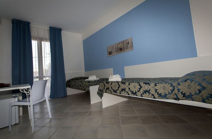 Imagen de la habitación del Hotel Achibea. Foto 16