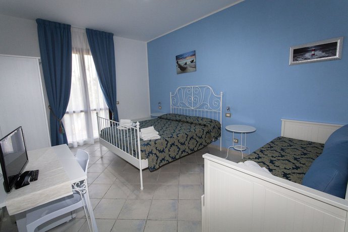 Imagen de la habitación del Hotel Achibea. Foto 17