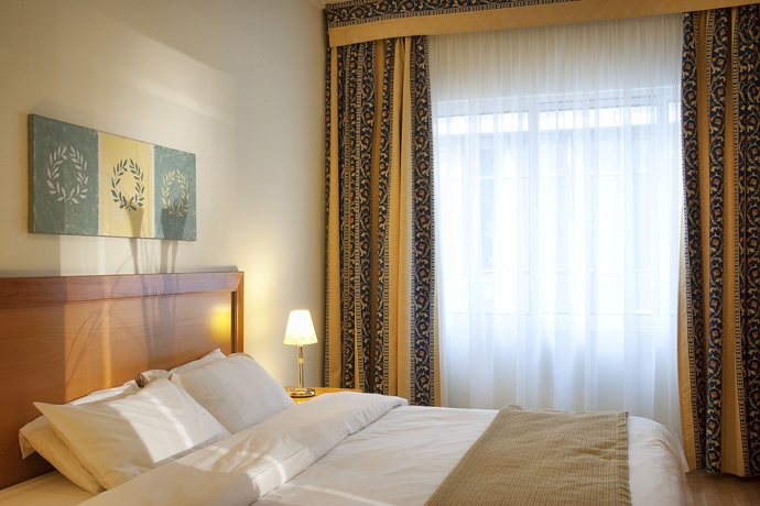 Imagen de la habitación del Hotel Achilleas, Atenas. Foto 5