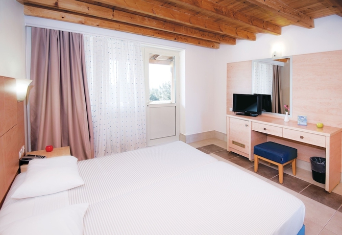 Imagen de la habitación del Hotel Achilleas Beach. Foto 7