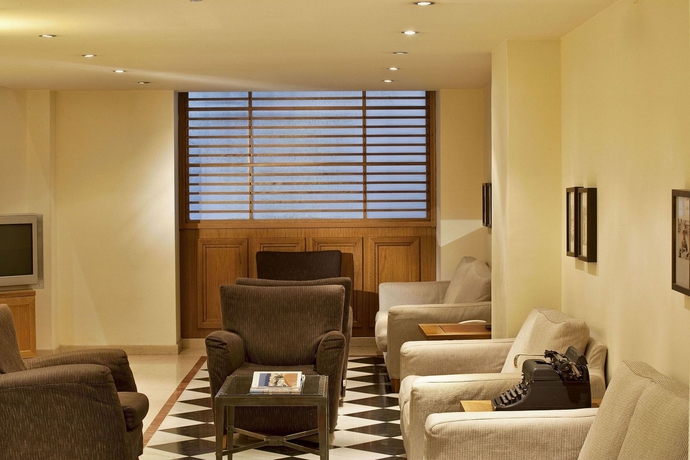 Imagen de los interiores del Hotel Achilleas. Foto 11