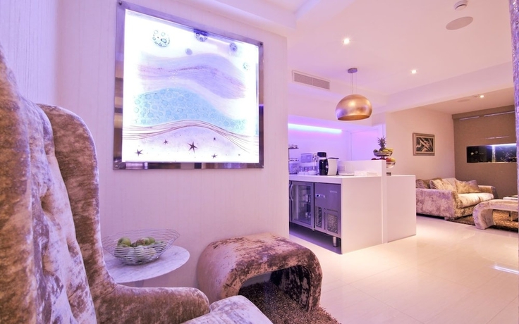 Imagen de los interiores del Hotel Achilleos City. Foto 16