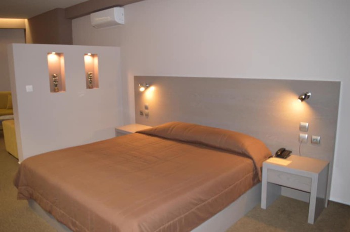 Imagen de la habitación del Hotel Achillio. Foto 17