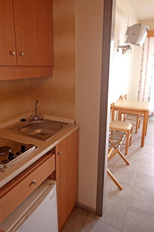 Imagen de la habitación del Hotel Achillion Hotel. Foto 4