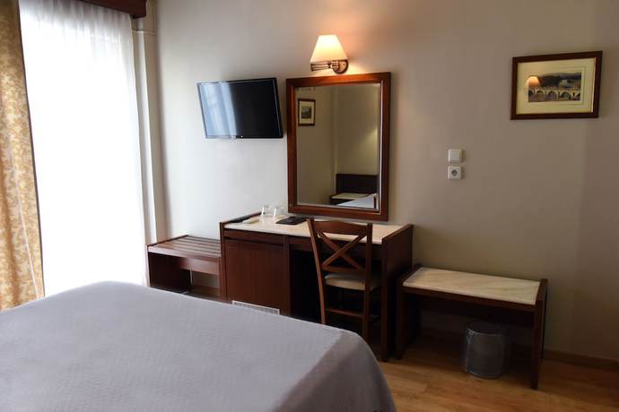 Imagen de la habitación del Hotel Achillion, Larisa. Foto 14