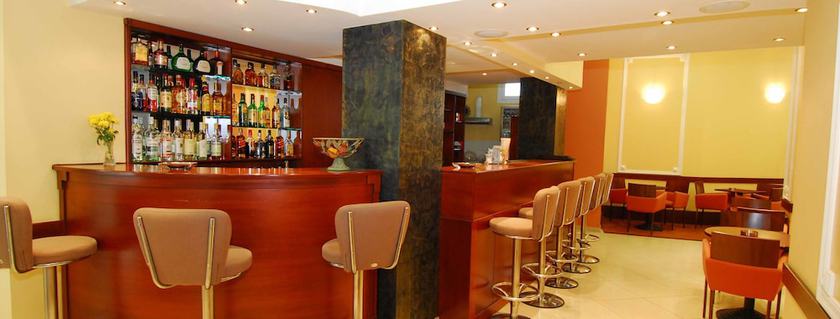 Imagen del bar/restaurante del Hotel Achillion, Larisa. Foto 4