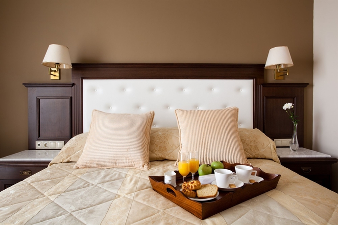 Imagen de la habitación del Hotel Achillion Palace. Foto 6