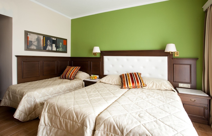 Imagen de la habitación del Hotel Achillion Palace. Foto 10