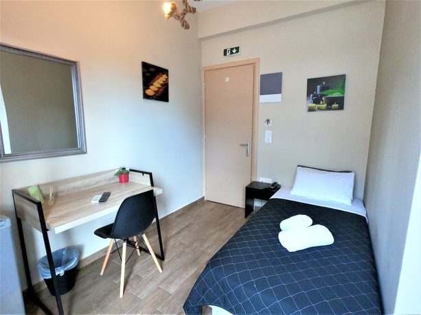 Imagen de la habitación del Hotel Achillion, Pireo. Foto 4