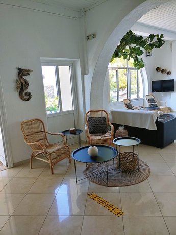 Imagen de los interiores del Hotel Achlia. Foto 19