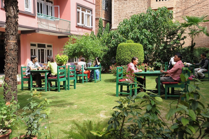 Imagen de la piscina del Hotel Acme Guest House. Foto 16