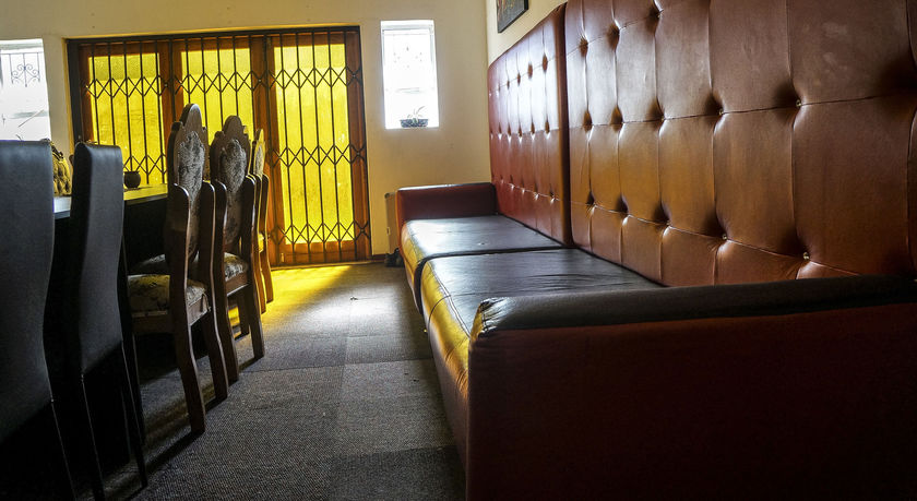 Imagen del bar/restaurante del Hotel Acn International Regency Lodge. Foto 4