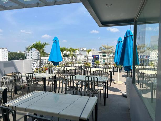 Imagen del bar/restaurante del Hotel Acnos. Foto 3