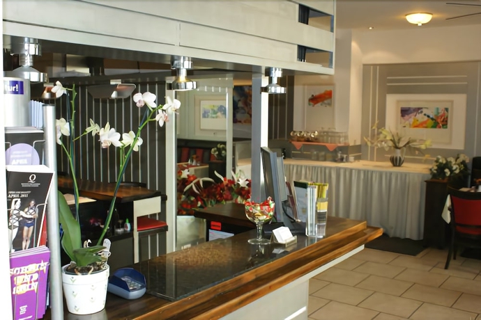 Imagen de los interiores del Hotel Acon. Foto 19