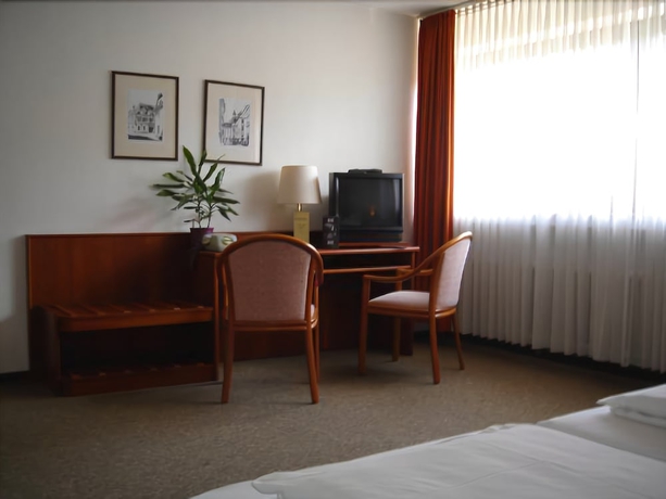 Imagen de la habitación del Hotel Acon. Foto 15