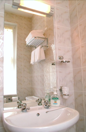 Imagen de la habitación del Hotel Acorn Lodge Gatwick. Foto 9